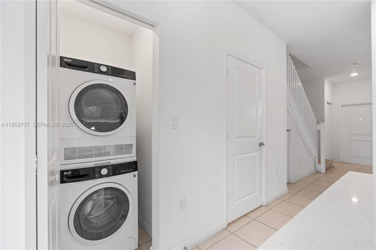 12147 NW 23rd Ct, Miami, FL 33167 Photo