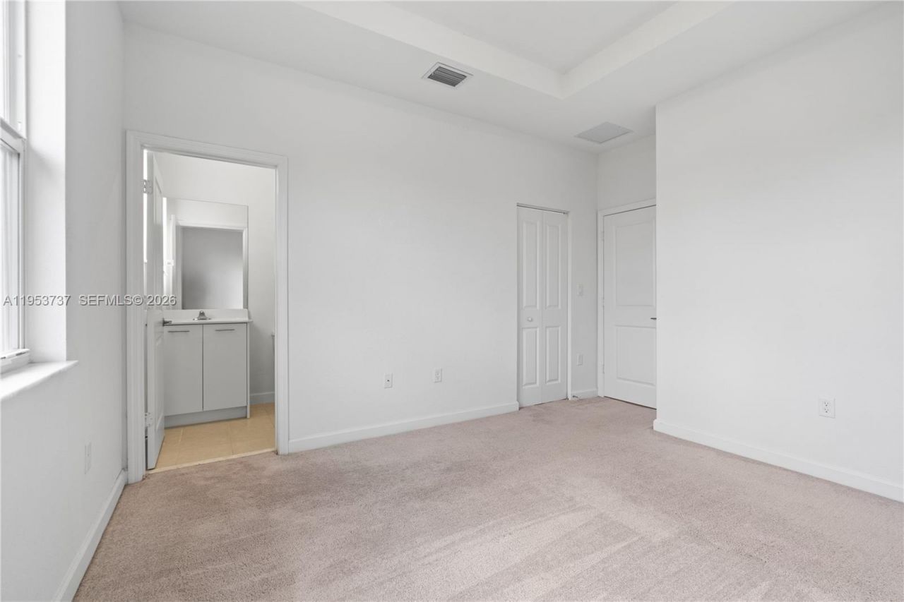 12147 NW 23rd Ct, Miami, FL 33167 Photo