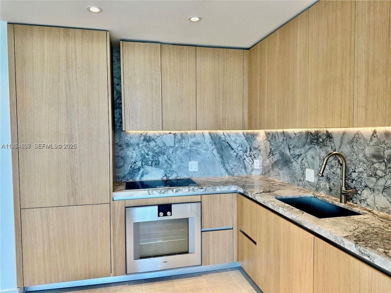 500 Alton , Unit 1208, Miami Beach, FL 33139 Photo