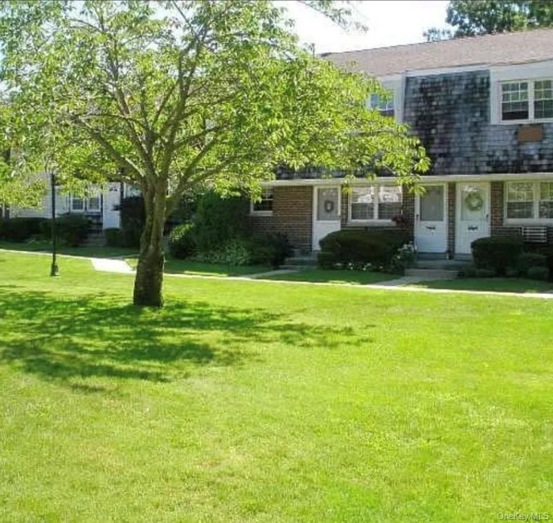 3110 Wilshire Lane, Unit 3110, Oakdale, NY 11769 Main Photo