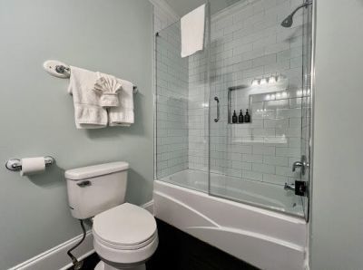 15 42nd Avenue Photo 15