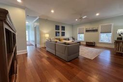 15 42nd Avenue photo 4