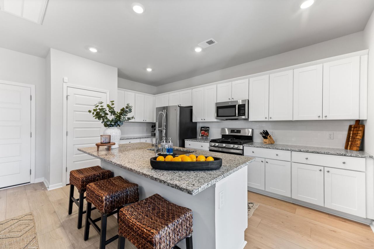 142 Post Mill Drive Photo 11