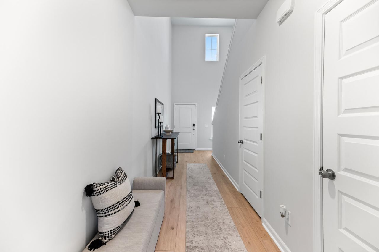 142 Post Mill Drive Photo 4