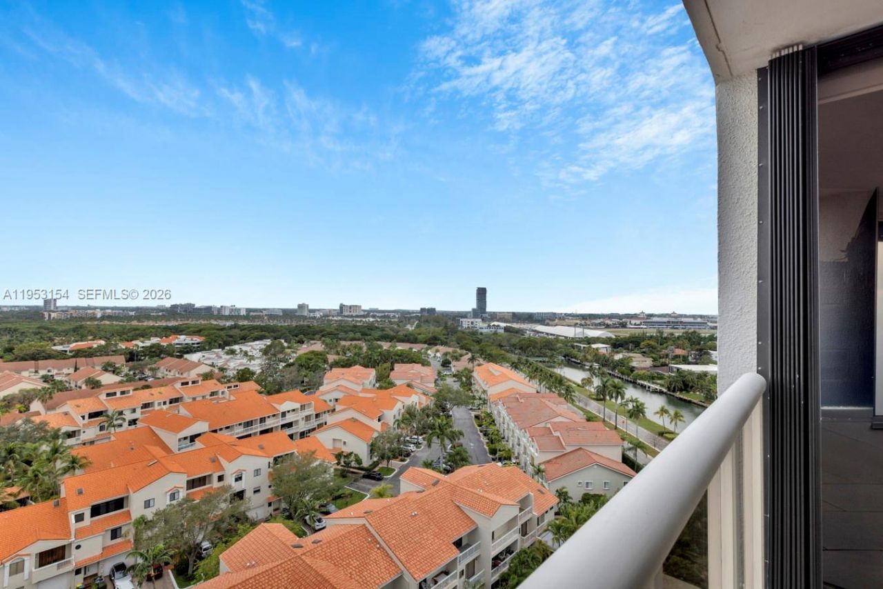 3598 Yacht Club Dr, Unit 1403, Aventura, FL 33180 Photo