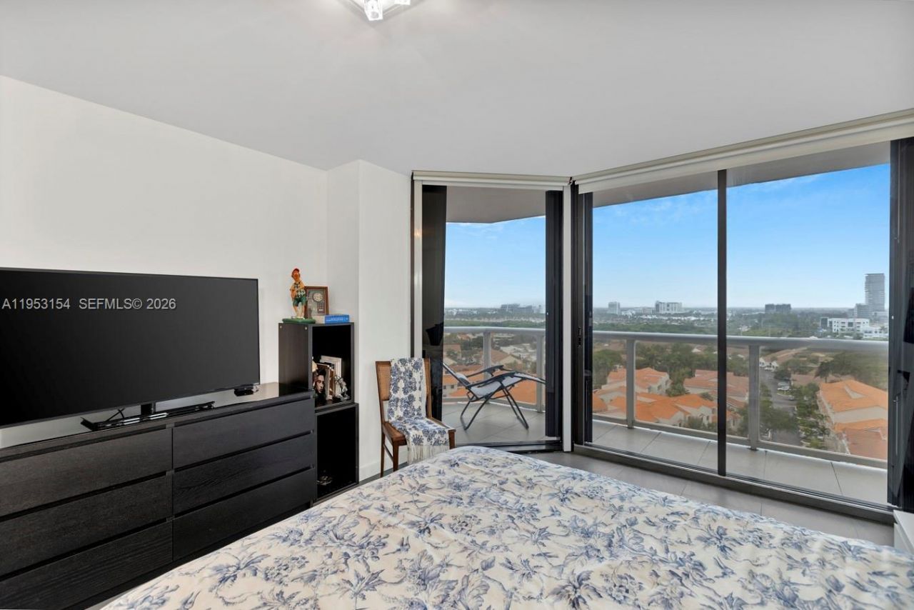 3598 Yacht Club Dr, Unit 1403, Aventura, FL 33180 Photo