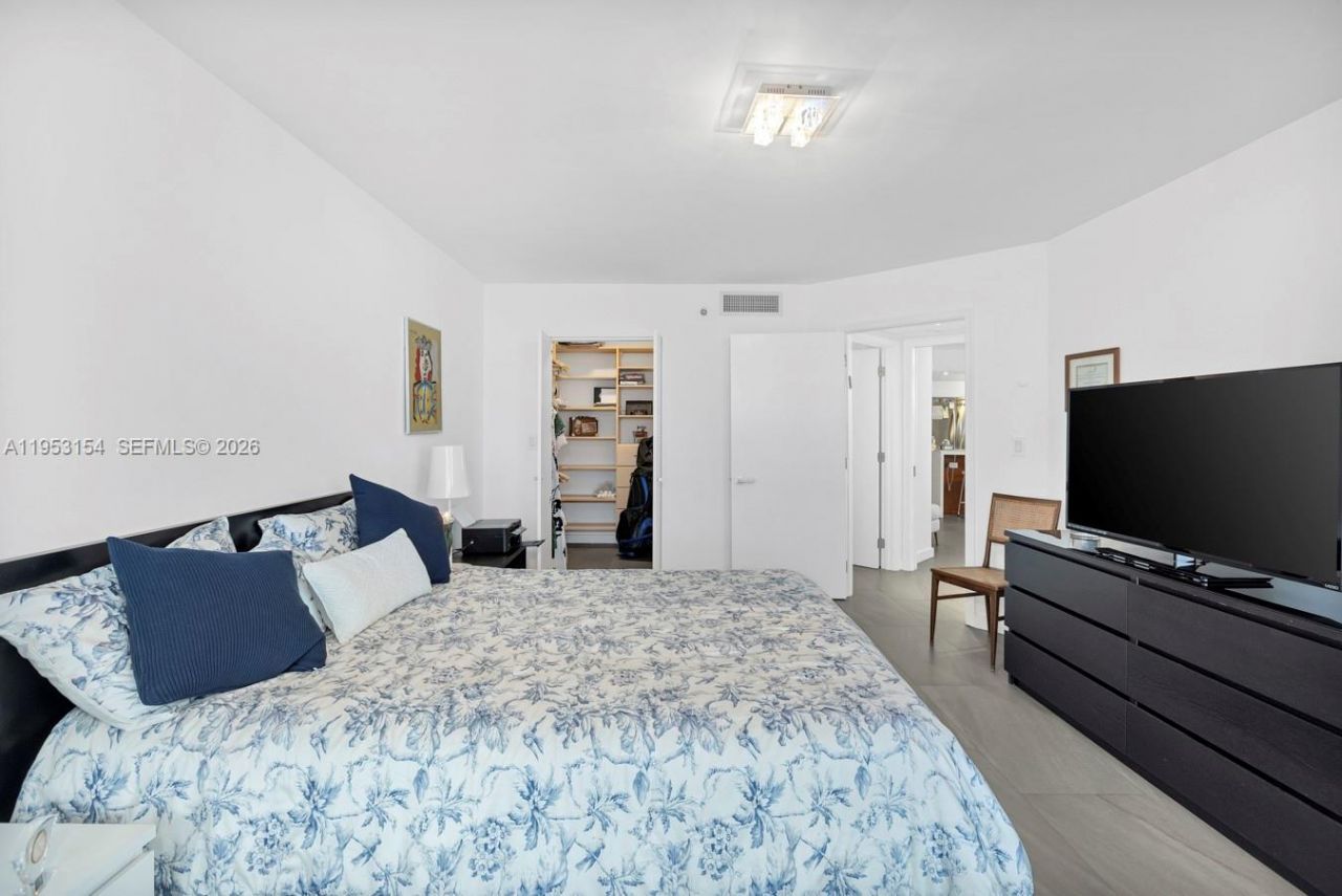 3598 Yacht Club Dr, Unit 1403, Aventura, FL 33180 Photo