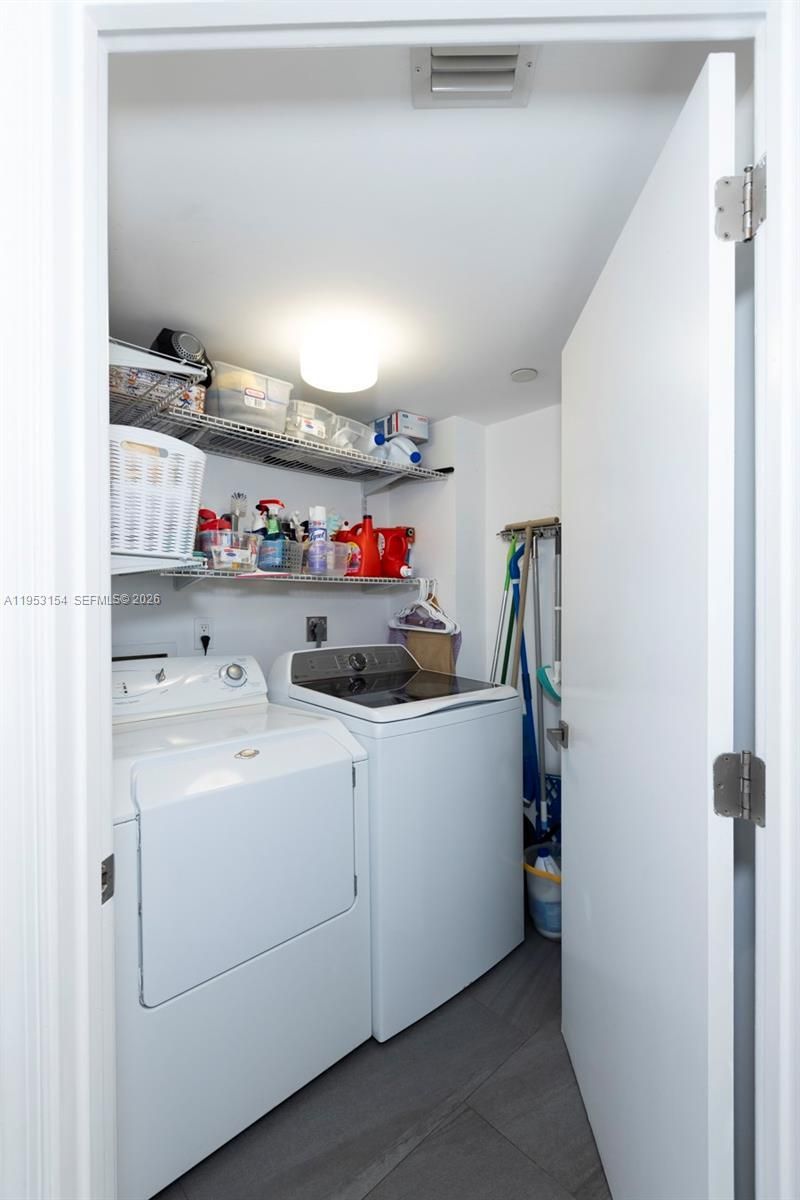 3598 Yacht Club Dr, Unit 1403, Aventura, FL 33180 Photo