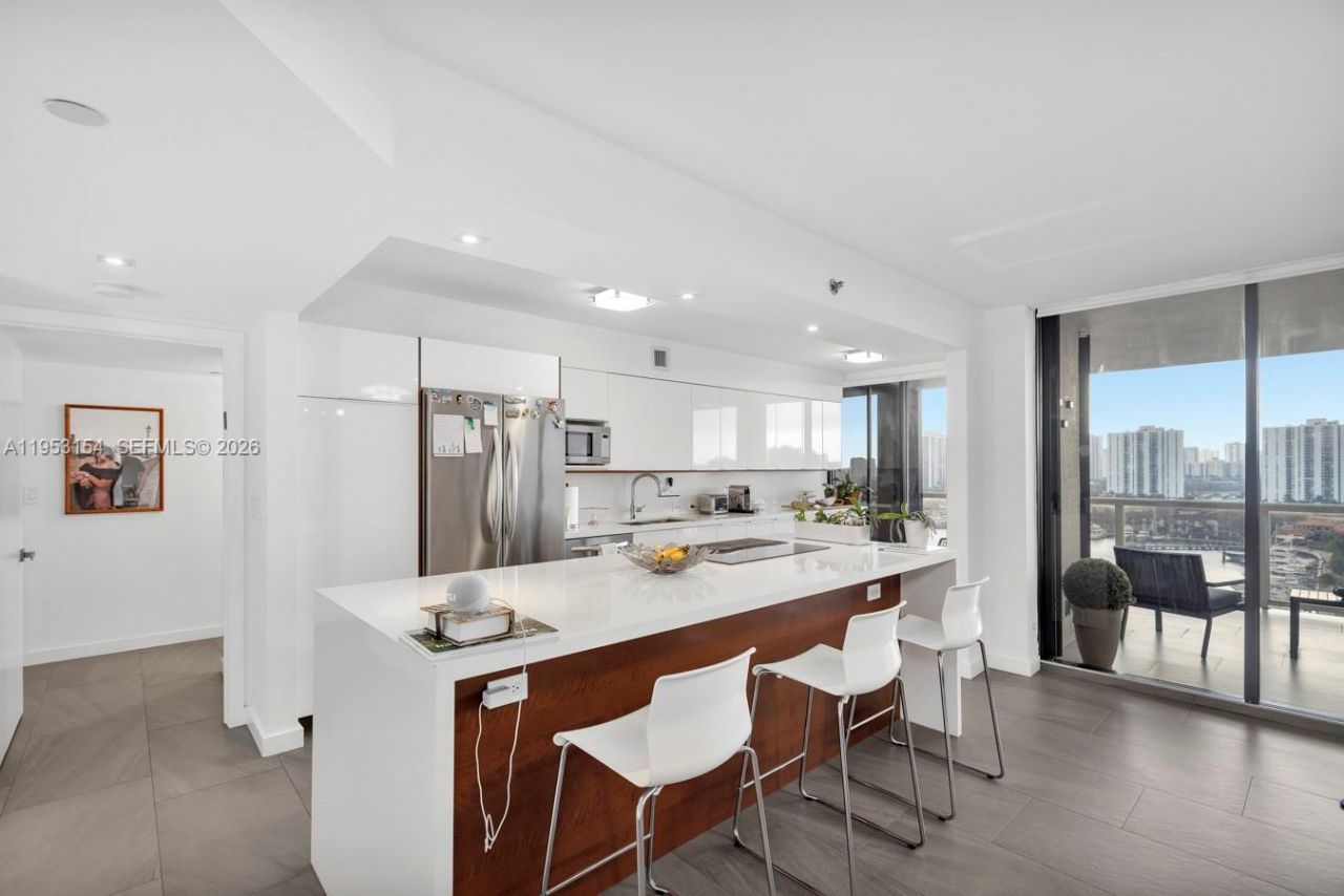 3598 Yacht Club Dr, Unit 1403, Aventura, FL 33180 Photo