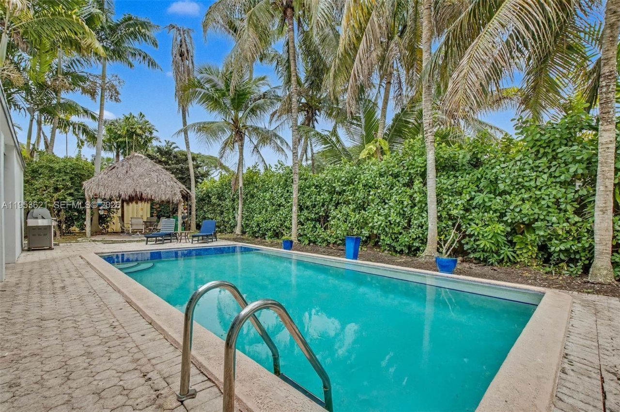 8600 SW 162nd St, Palmetto Bay, FL 33157 Photo