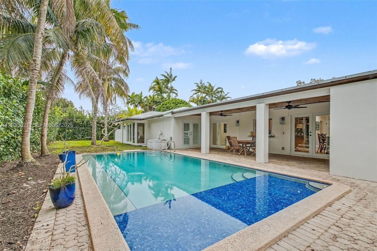 8600 SW 162nd St, Palmetto Bay, FL 33157 Photo