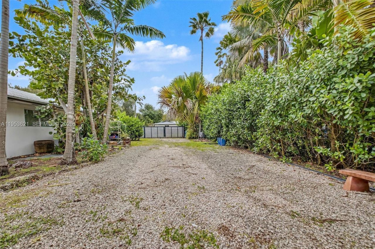 8600 SW 162nd St, Palmetto Bay, FL 33157 Photo