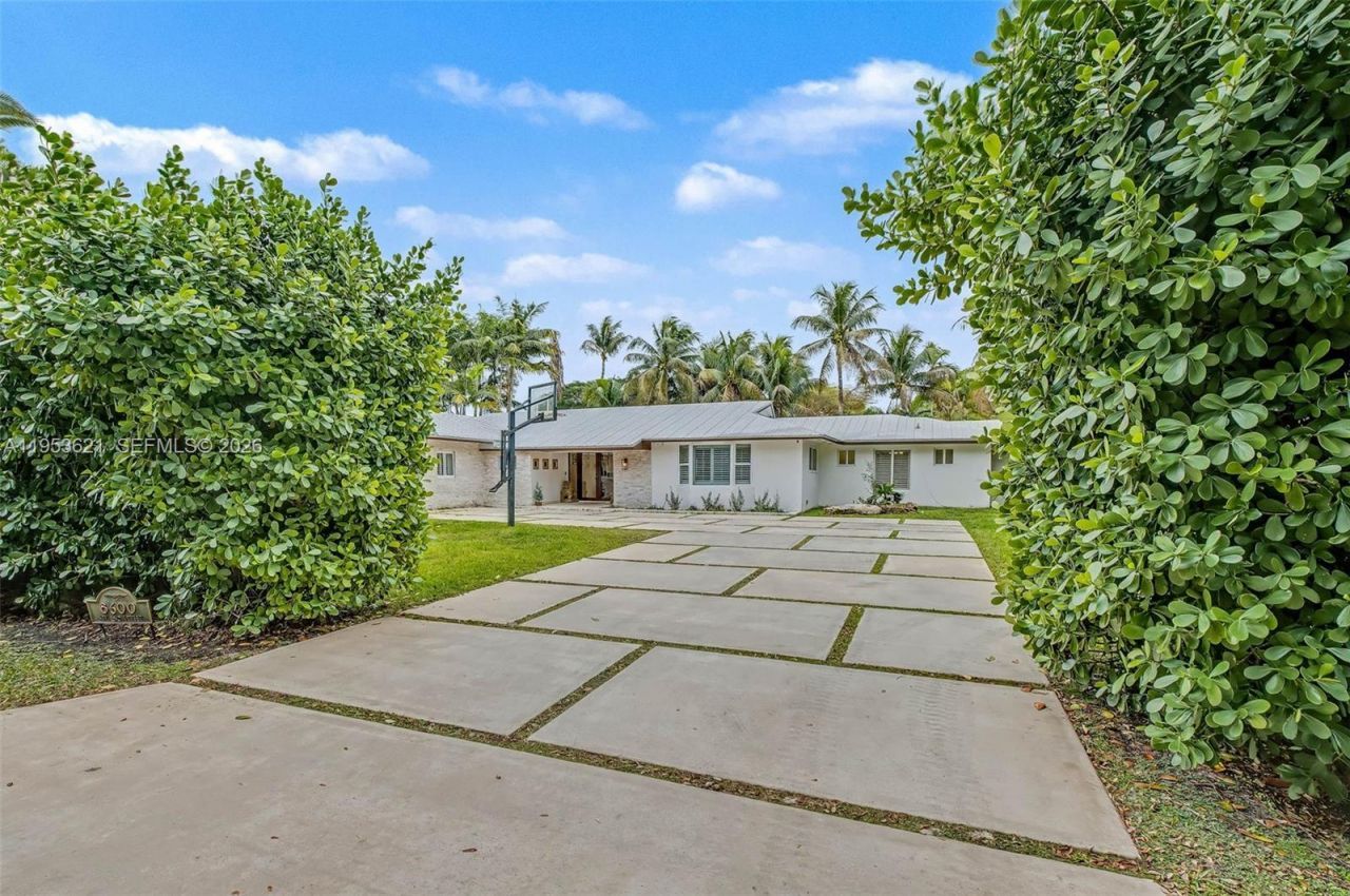 8600 SW 162nd St, Palmetto Bay, FL 33157 Photo