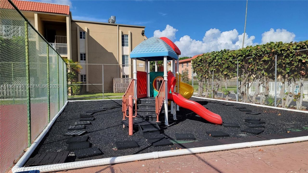 5112 NW 79th Ave, Unit 307, Doral, FL 33166 Photo