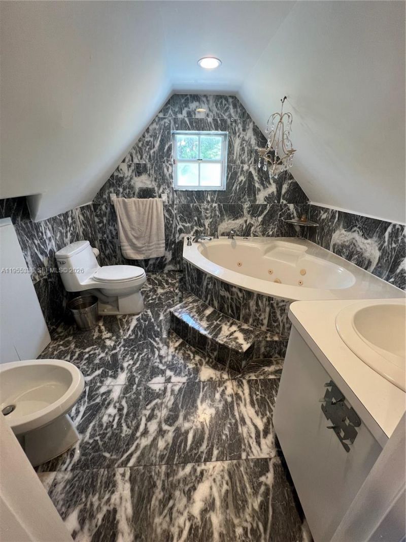 7601 Beachview Dr, North Bay Village, FL 33141 Photo