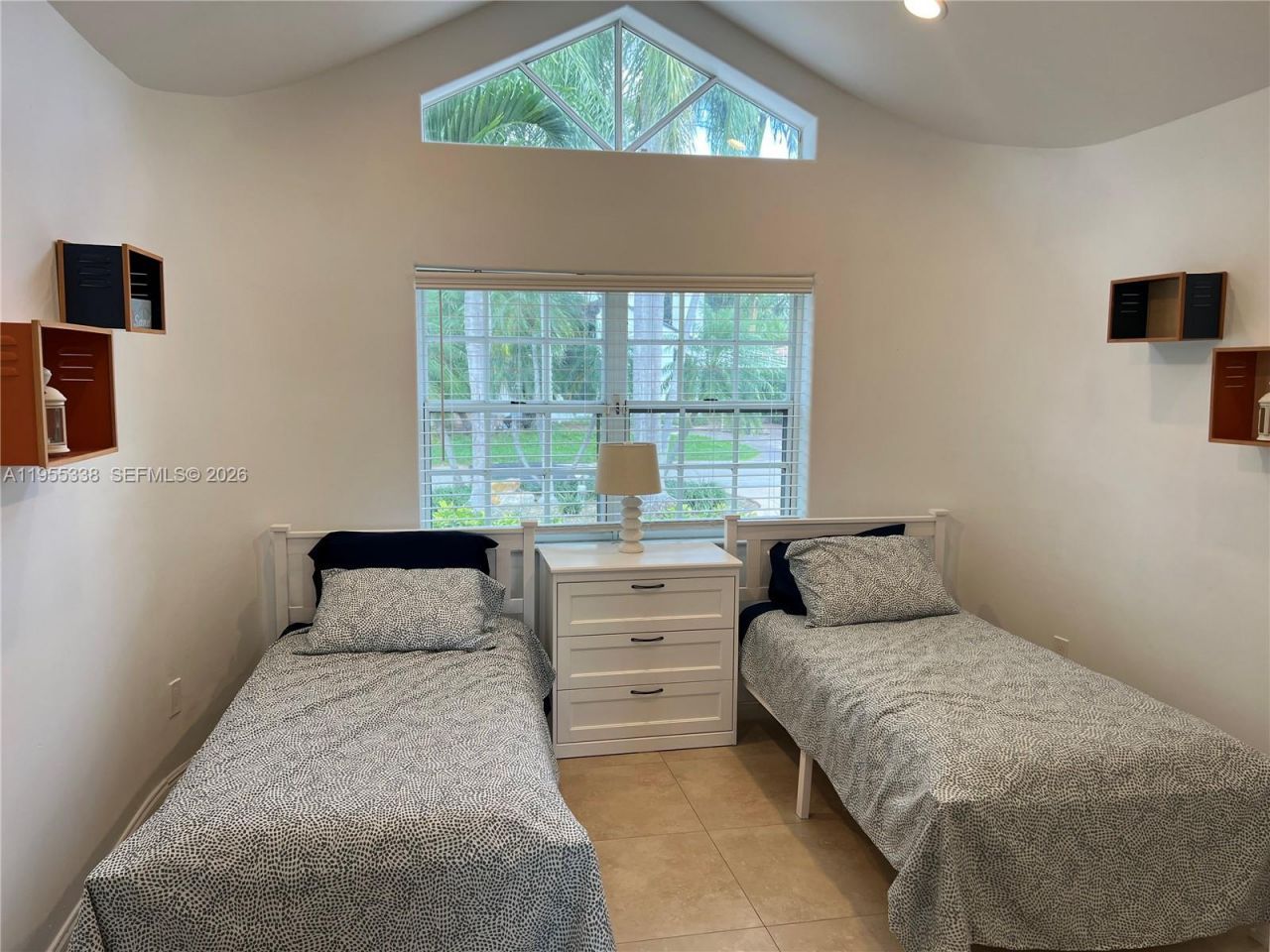 7601 Beachview Dr, North Bay Village, FL 33141 Photo