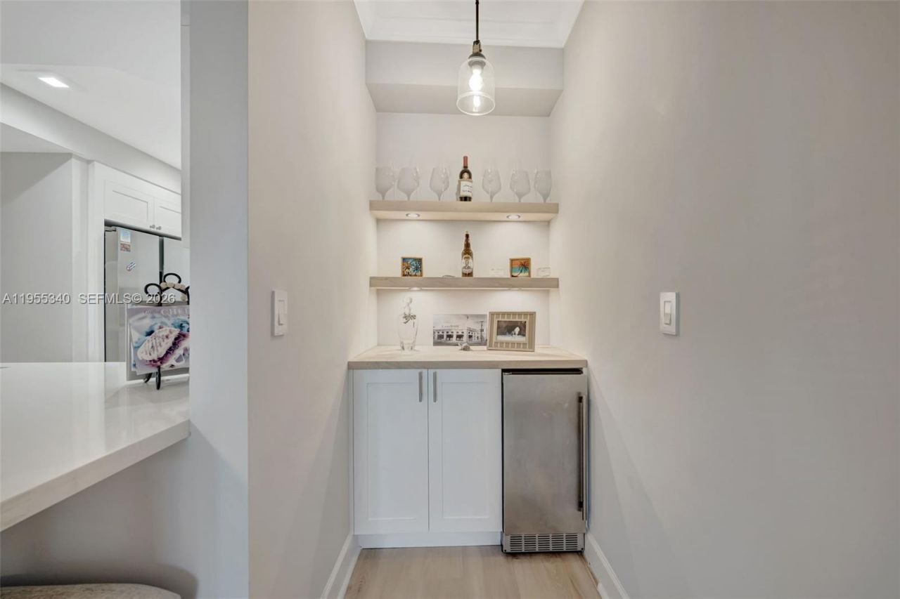 7588 SW 102nd St , Unit 203, Pinecrest, FL 33156 Photo