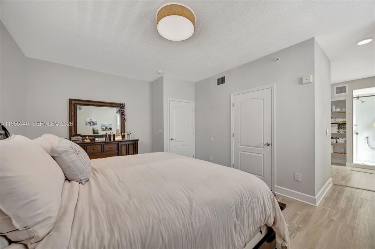 7588 SW 102nd St , Unit 203, Pinecrest, FL 33156 Photo