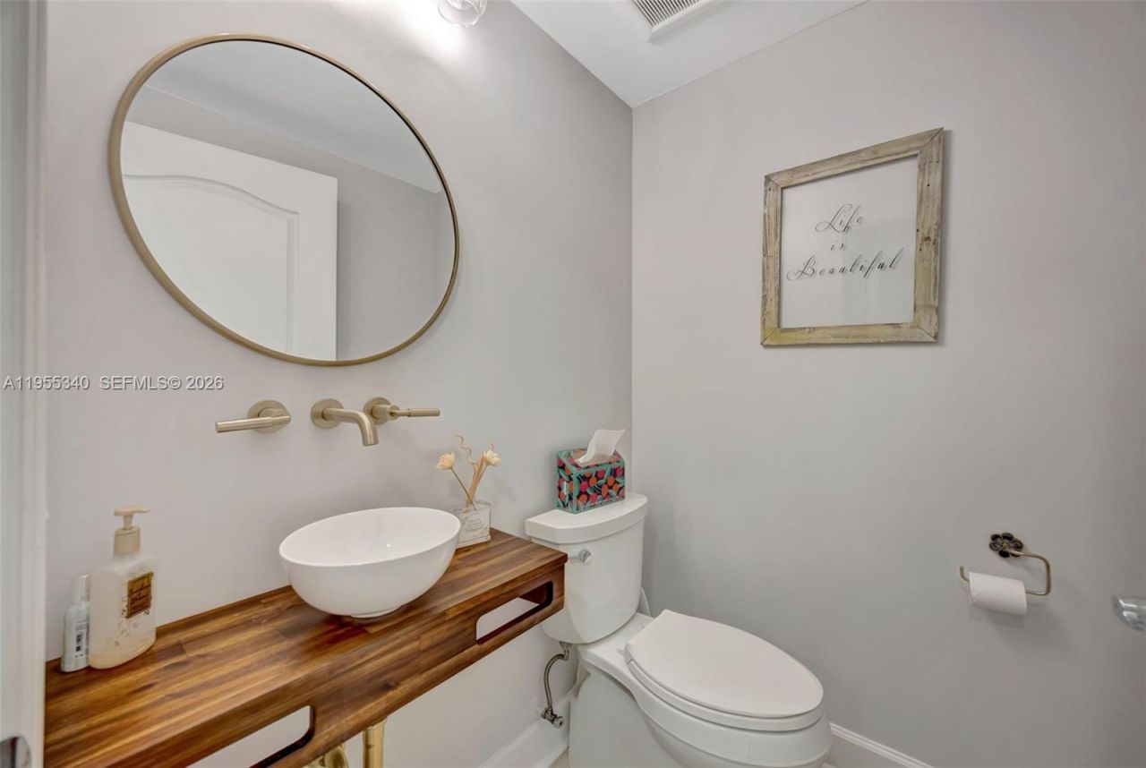 7588 SW 102nd St , Unit 203, Pinecrest, FL 33156 Photo