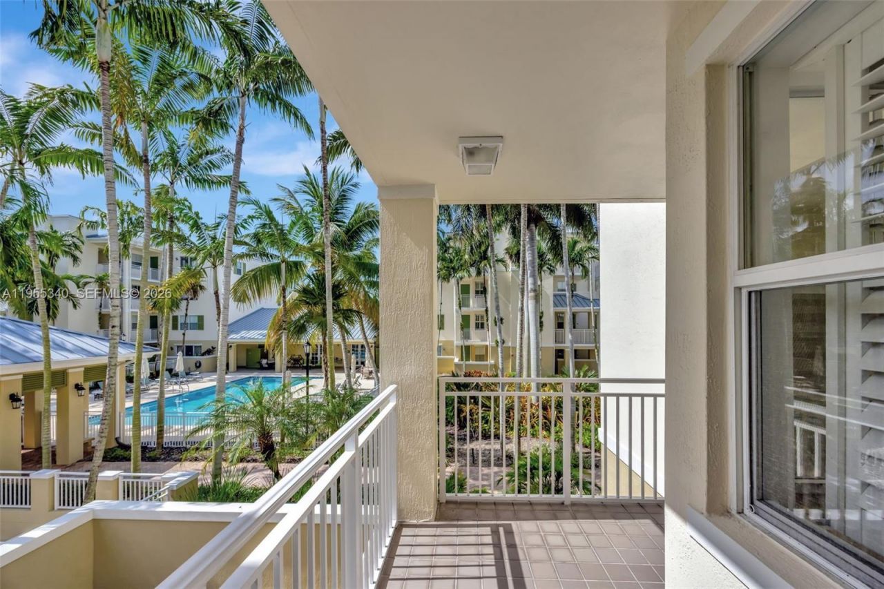 7588 SW 102nd St , Unit 203, Pinecrest, FL 33156 Photo