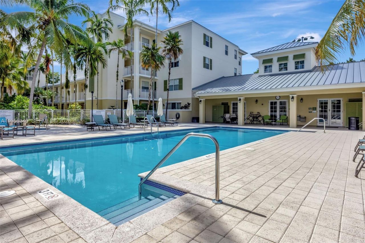 7588 SW 102nd St , Unit 203, Pinecrest, FL 33156 Photo