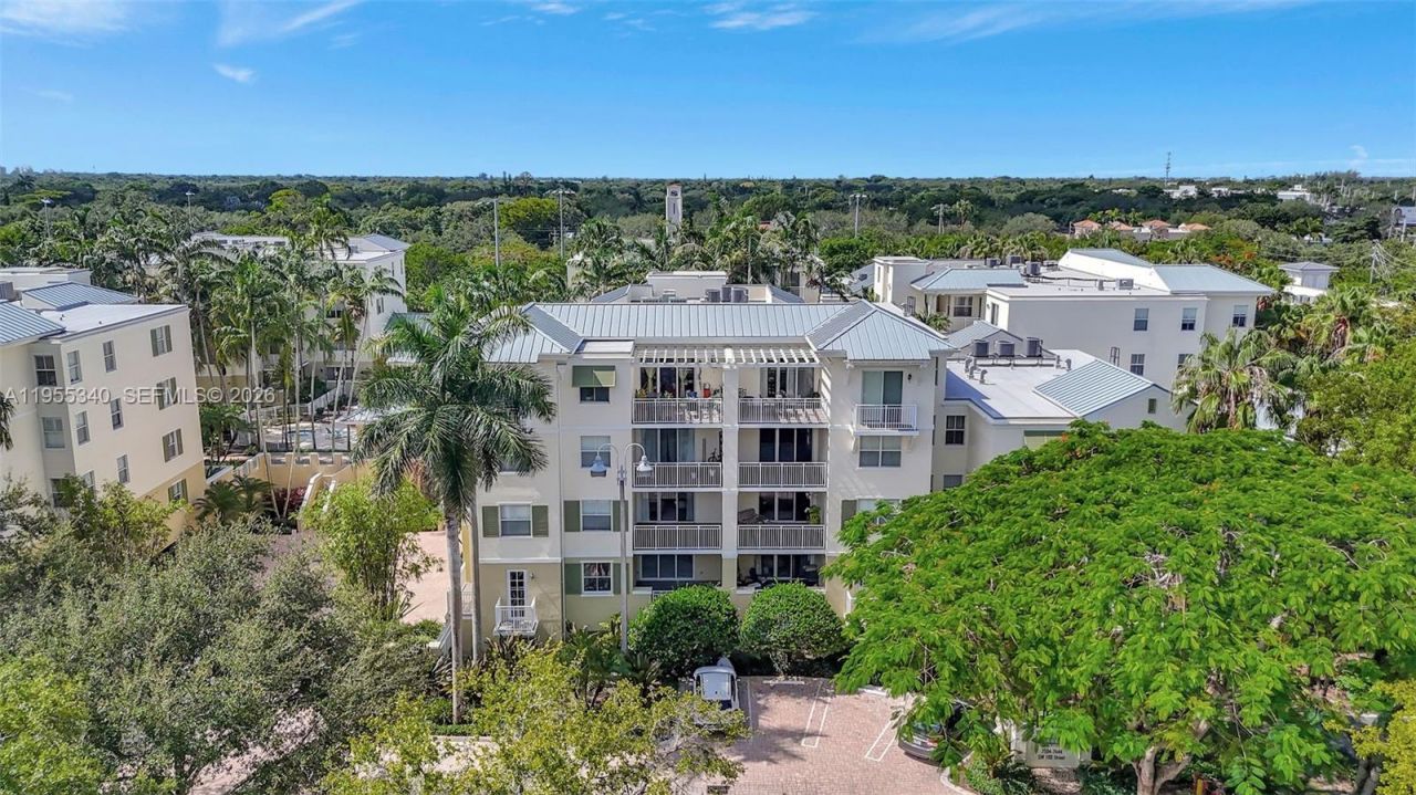 7588 SW 102nd St , Unit 203, Pinecrest, FL 33156 Photo