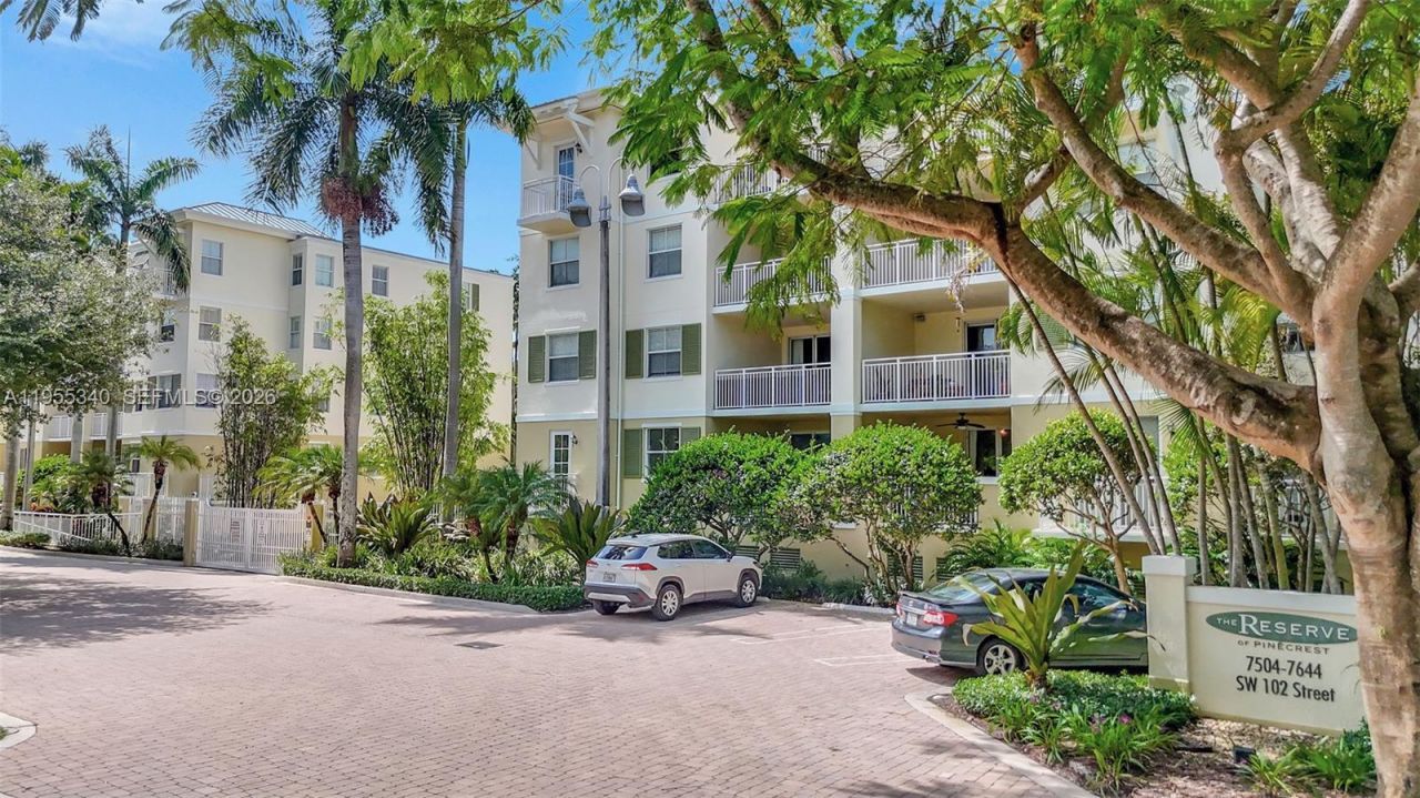 7588 SW 102nd St , Unit 203, Pinecrest, FL 33156 Photo