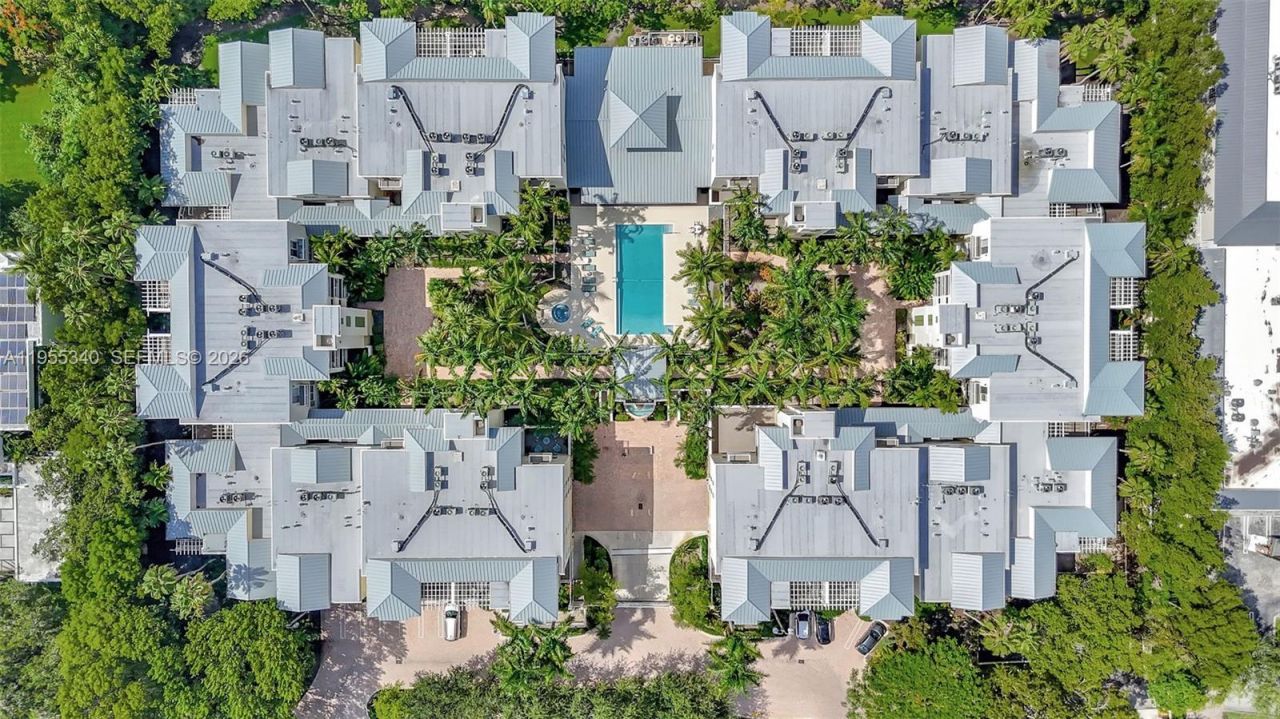 7588 SW 102nd St , Unit 203, Pinecrest, FL 33156 Photo