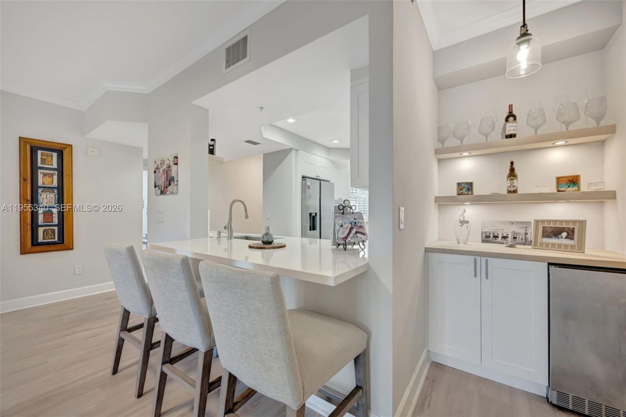 7588 SW 102nd St , Unit 203, Pinecrest, FL 33156 Photo