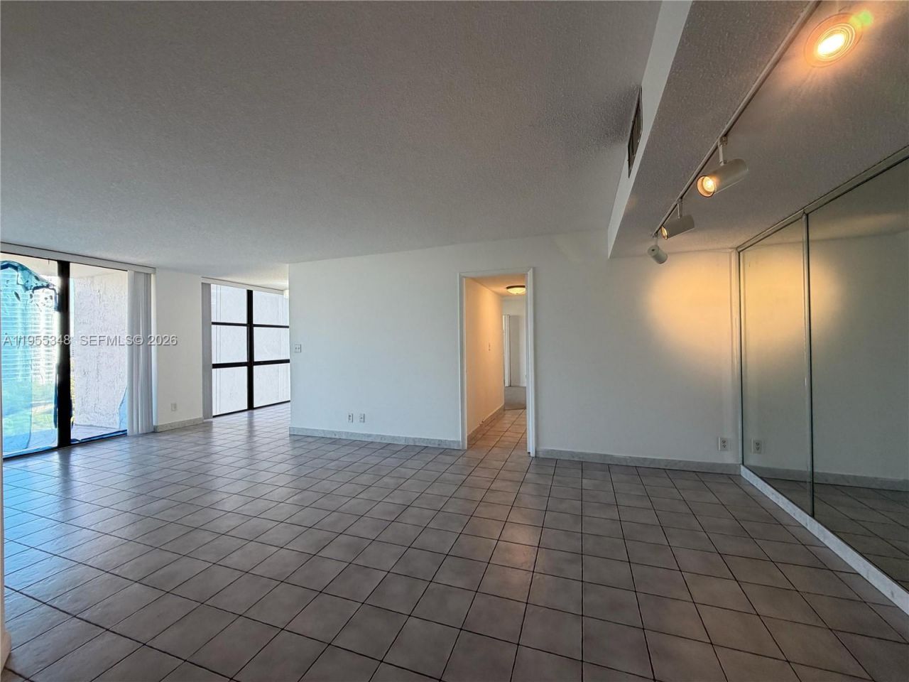 18181 NE 31st Ct, Unit 1405, Aventura, FL 33160 Photo