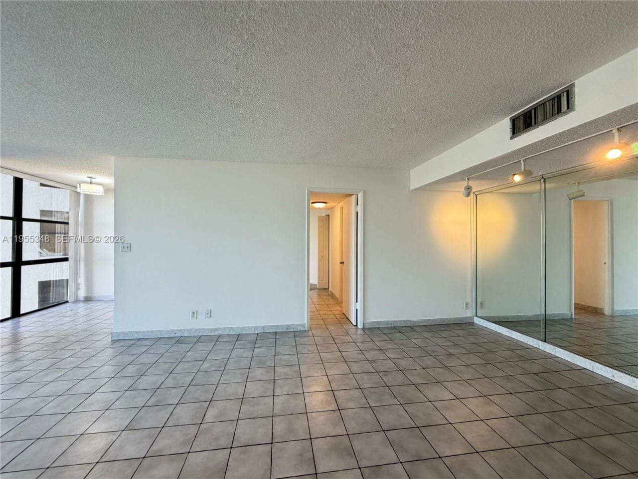 18181 NE 31st Ct, Unit 1405, Aventura, FL 33160 Photo