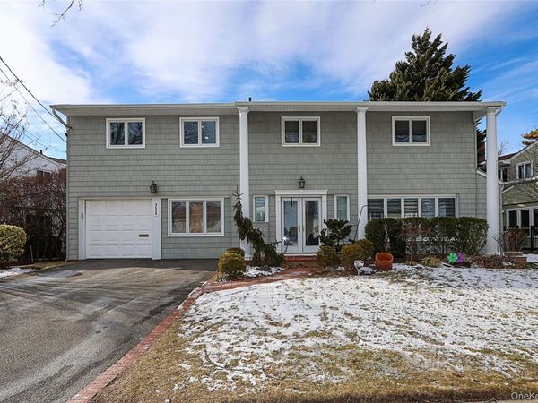 3526 Daniel Crescent, Baldwin Harbor, NY 11510