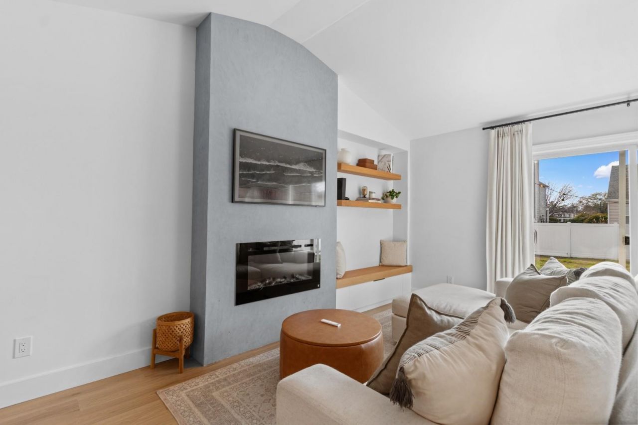 452 Palm Frond Dr. Photo 10