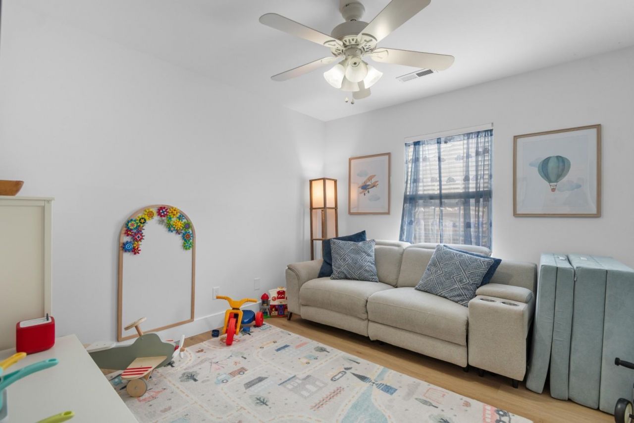 452 Palm Frond Dr. Photo 18