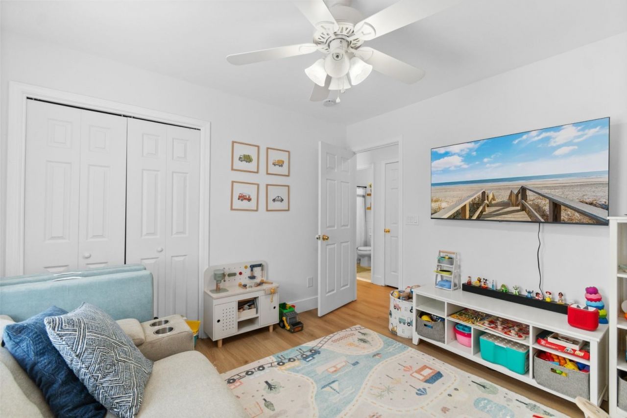 452 Palm Frond Dr. Photo 20