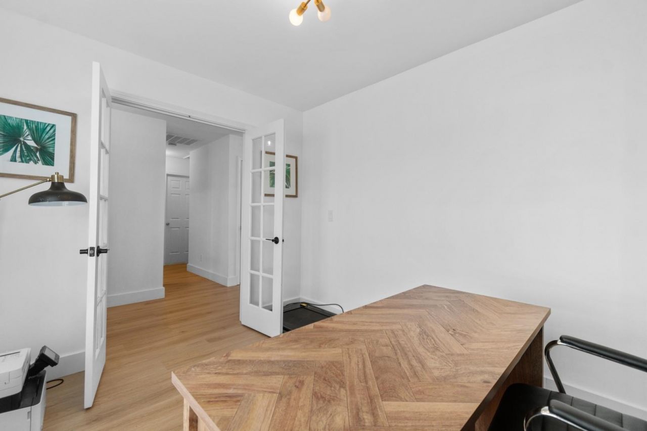 452 Palm Frond Dr. Photo 27