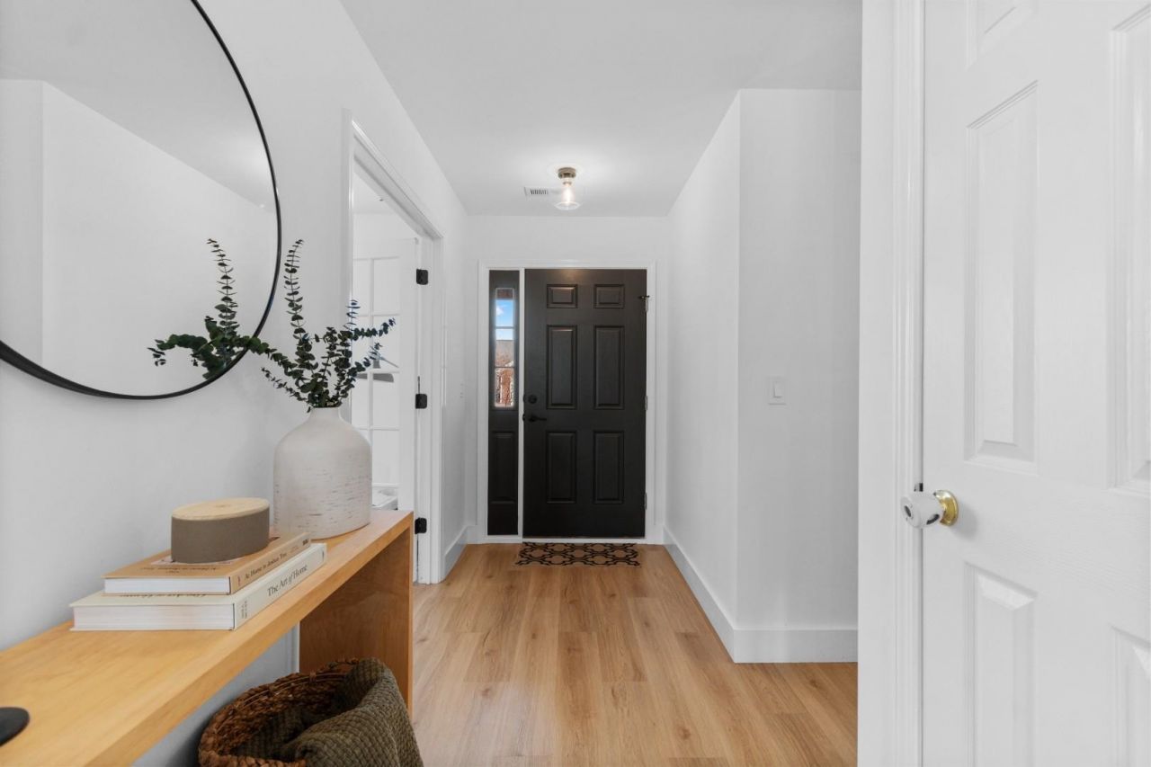 452 Palm Frond Dr. Photo 3