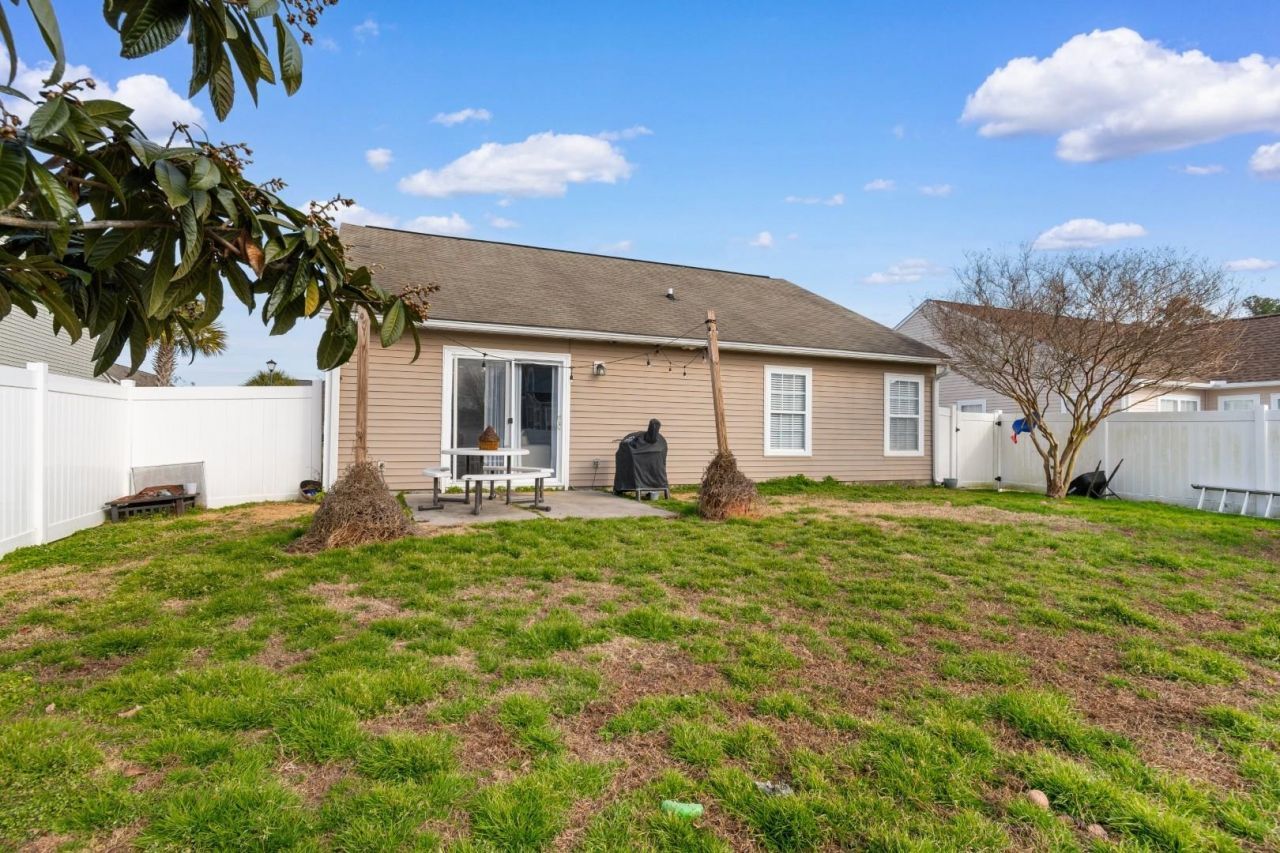 452 Palm Frond Dr. Photo 32