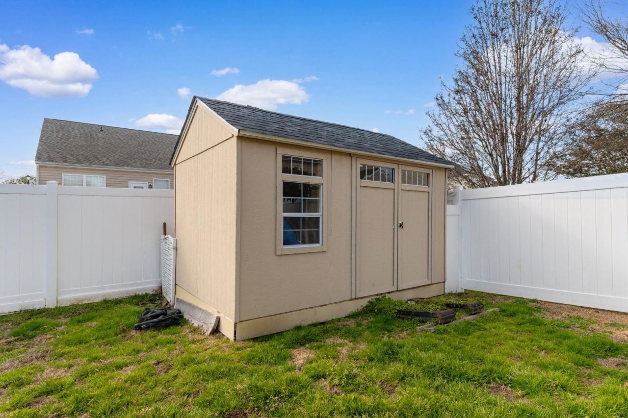 452 Palm Frond Dr. Photo 33