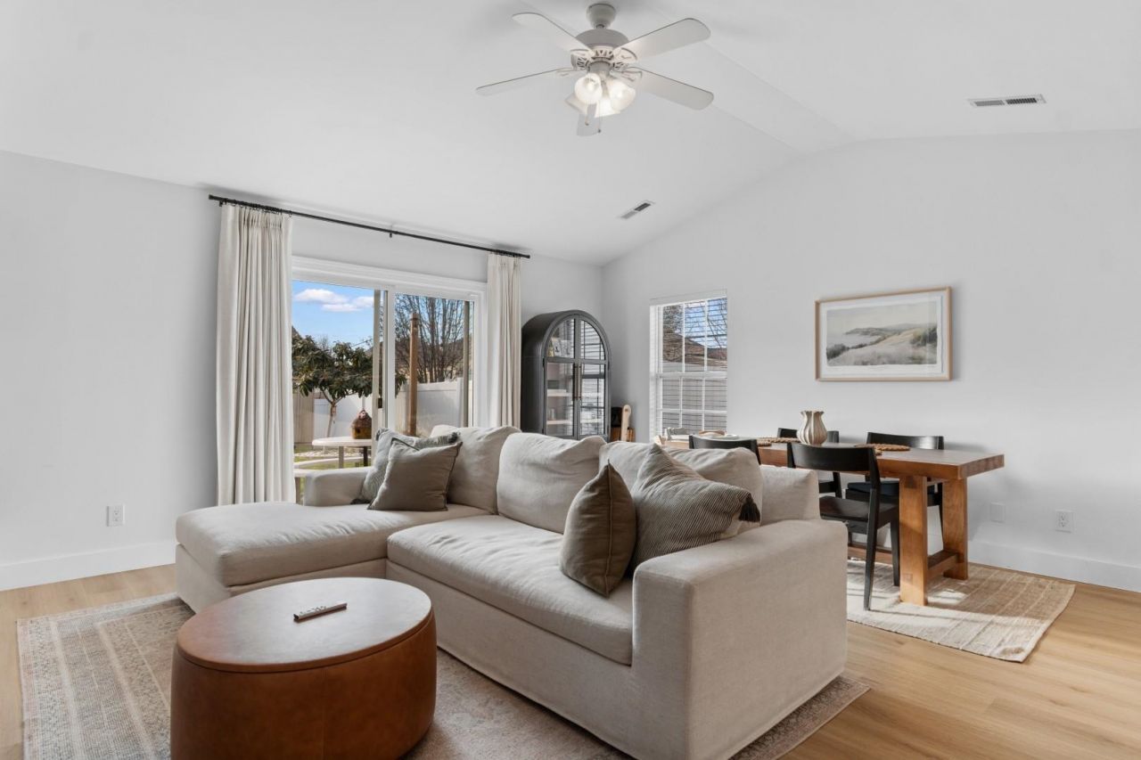 452 Palm Frond Dr. Photo 9