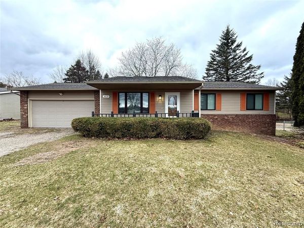 3639 Loch Drive, Highland Twp, MI 48357