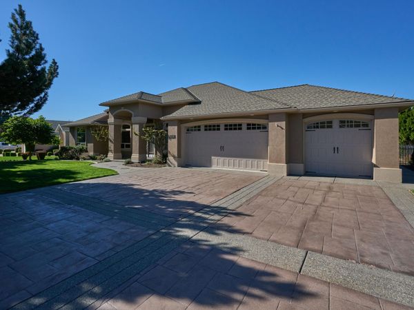 384 Robert Trent Jones Boulevard, Eagle Point, OR 97524