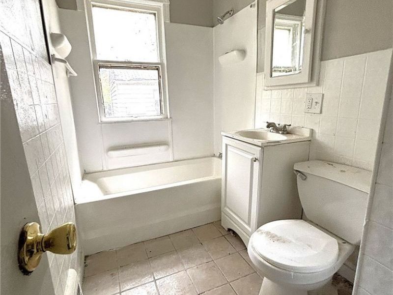 16015 S Lotus Drive, Cleveland, OH 44128 Photo 7