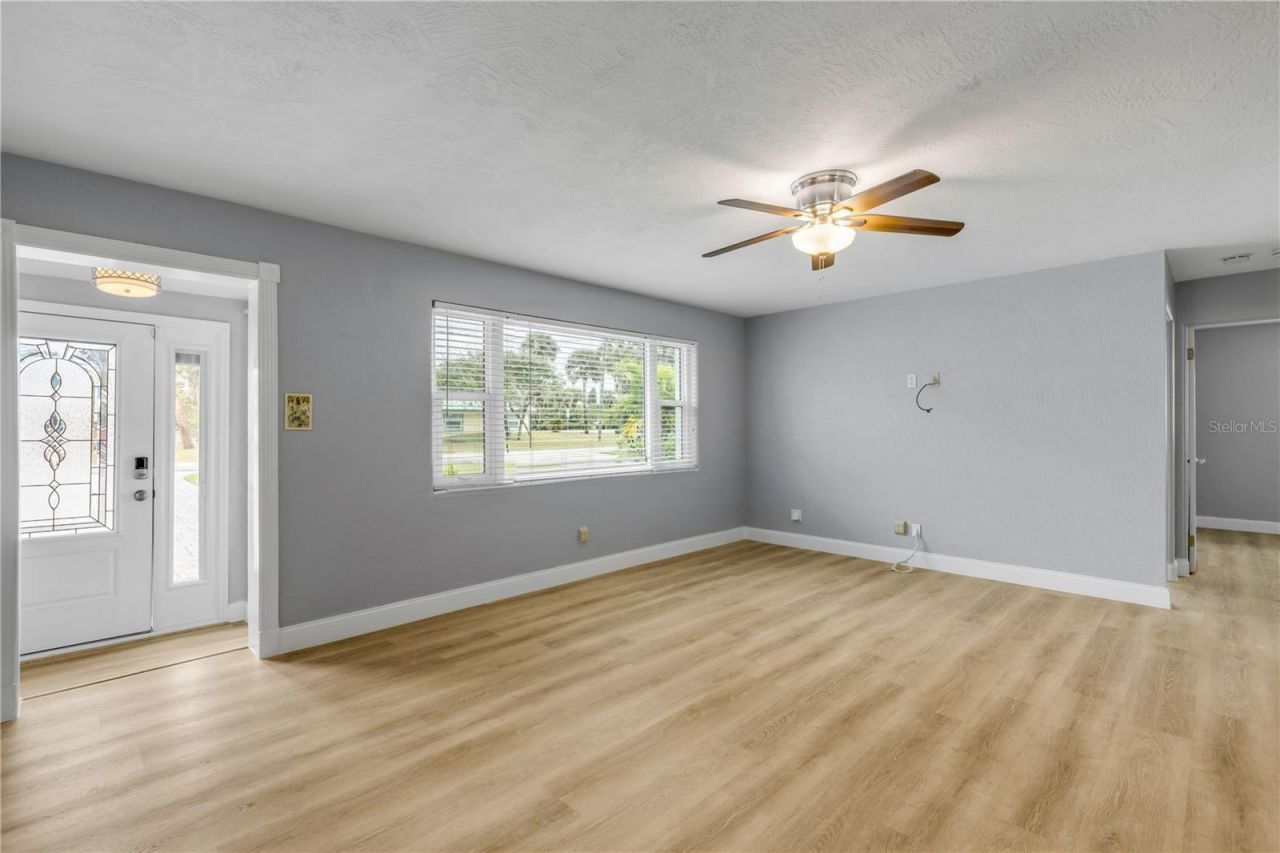 921 E 2nd Avenue, New Smyrna Beach, FL 32169 Photo