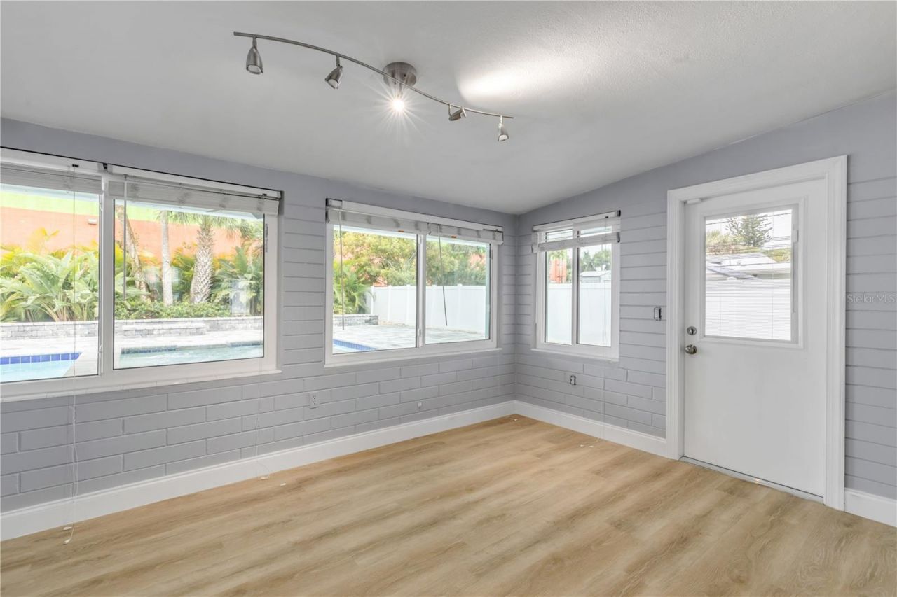 921 E 2nd Avenue, New Smyrna Beach, FL 32169 Photo