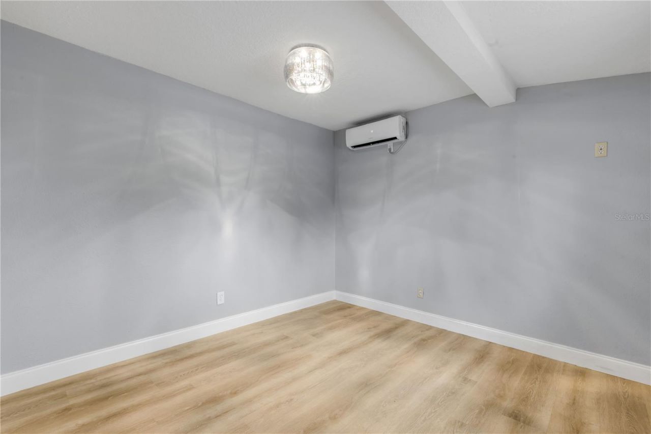 921 E 2nd Avenue, New Smyrna Beach, FL 32169 Photo