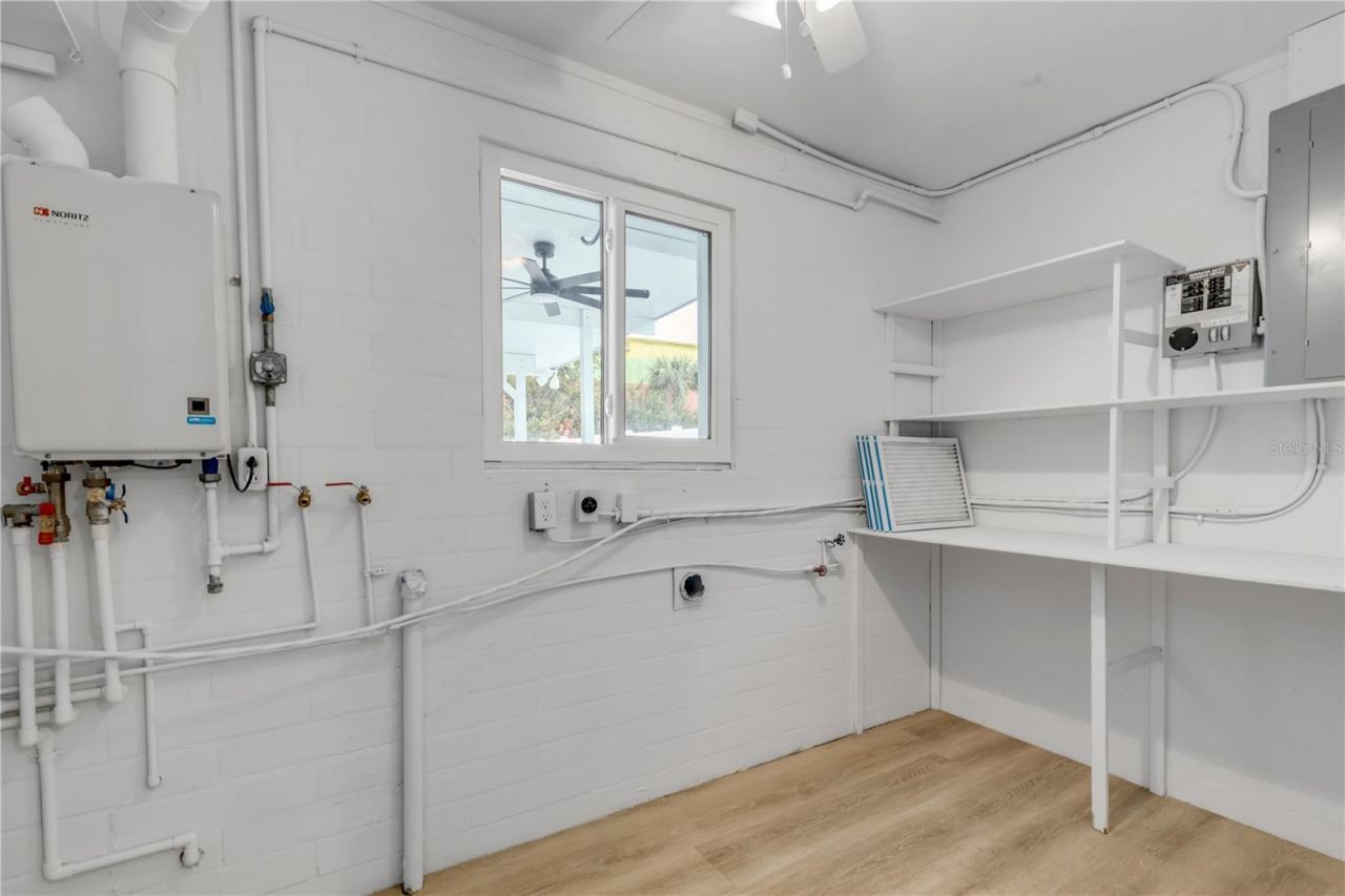 921 E 2nd Avenue, New Smyrna Beach, FL 32169 Photo