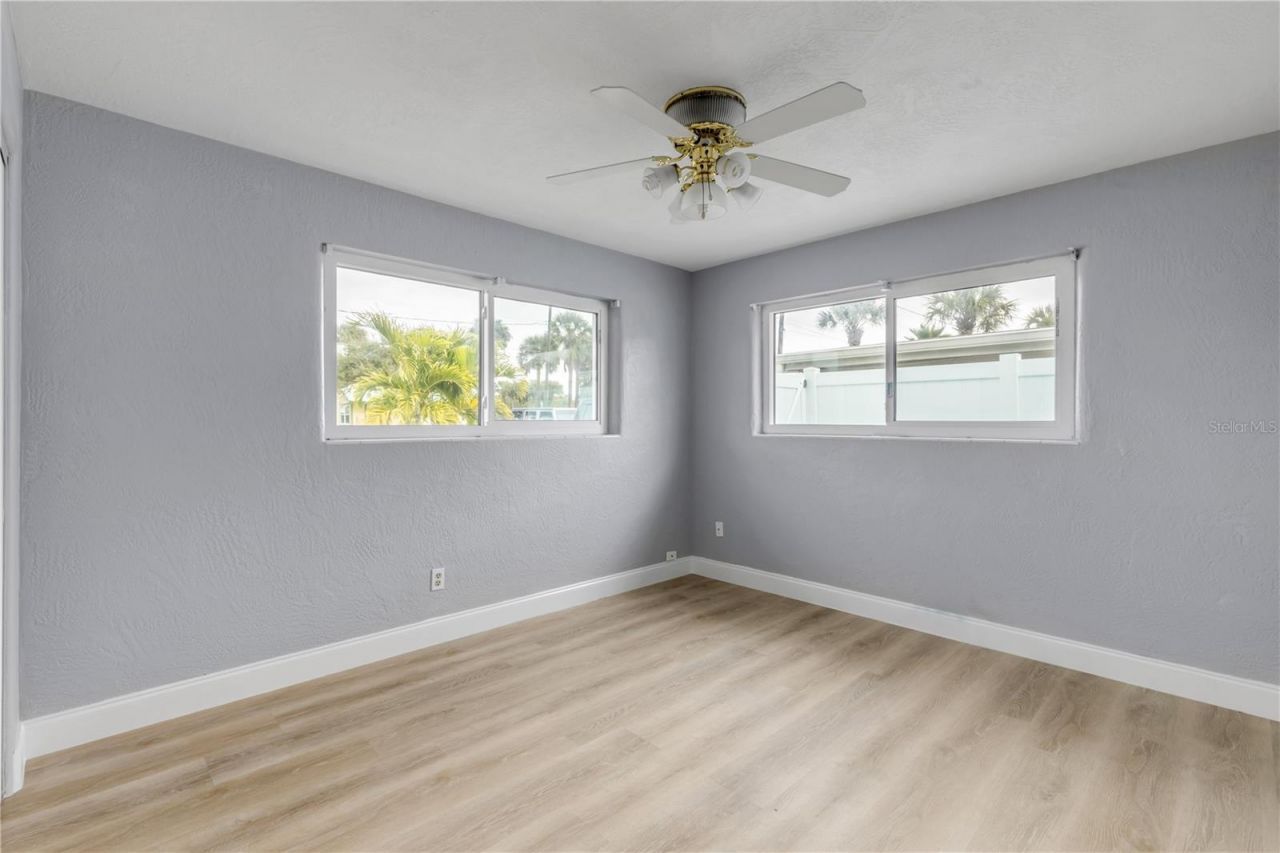 921 E 2nd Avenue, New Smyrna Beach, FL 32169 Photo