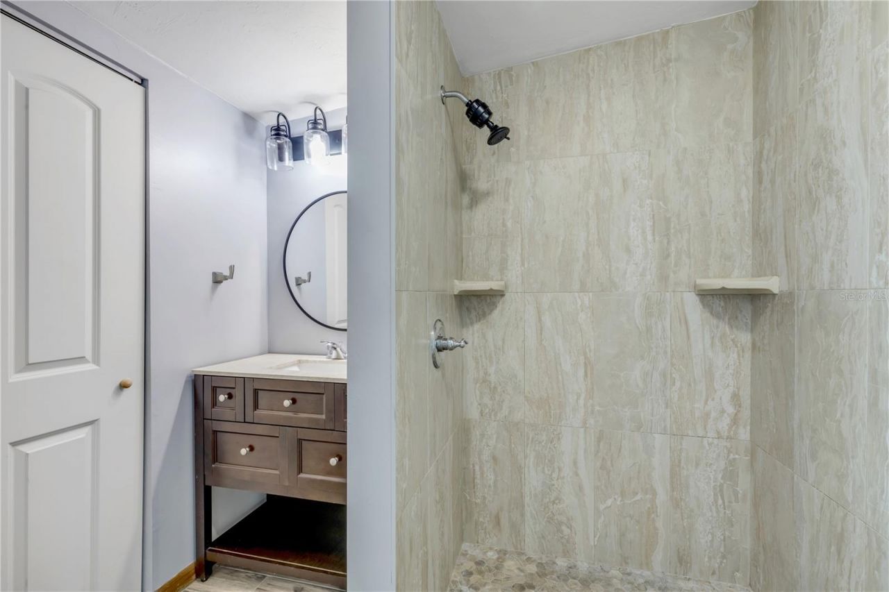 921 E 2nd Avenue, New Smyrna Beach, FL 32169 Photo