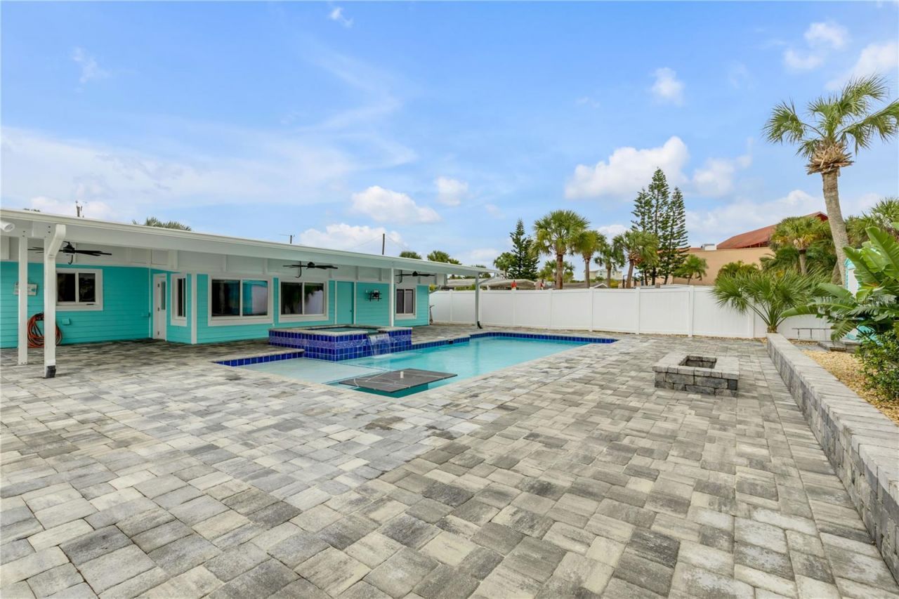 921 E 2nd Avenue, New Smyrna Beach, FL 32169 Photo